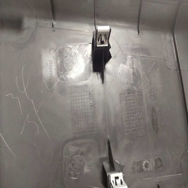 Repuesto Moldura Pilar Saic Motor Passenger Vehiculo