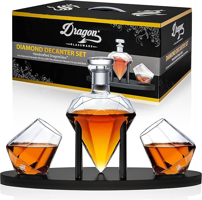 Decantador de Whisky Dragon Glassware con 2 Vasos de Cristal Tallado en Forma de Diamante - Capacidad 25 oz y 10 oz