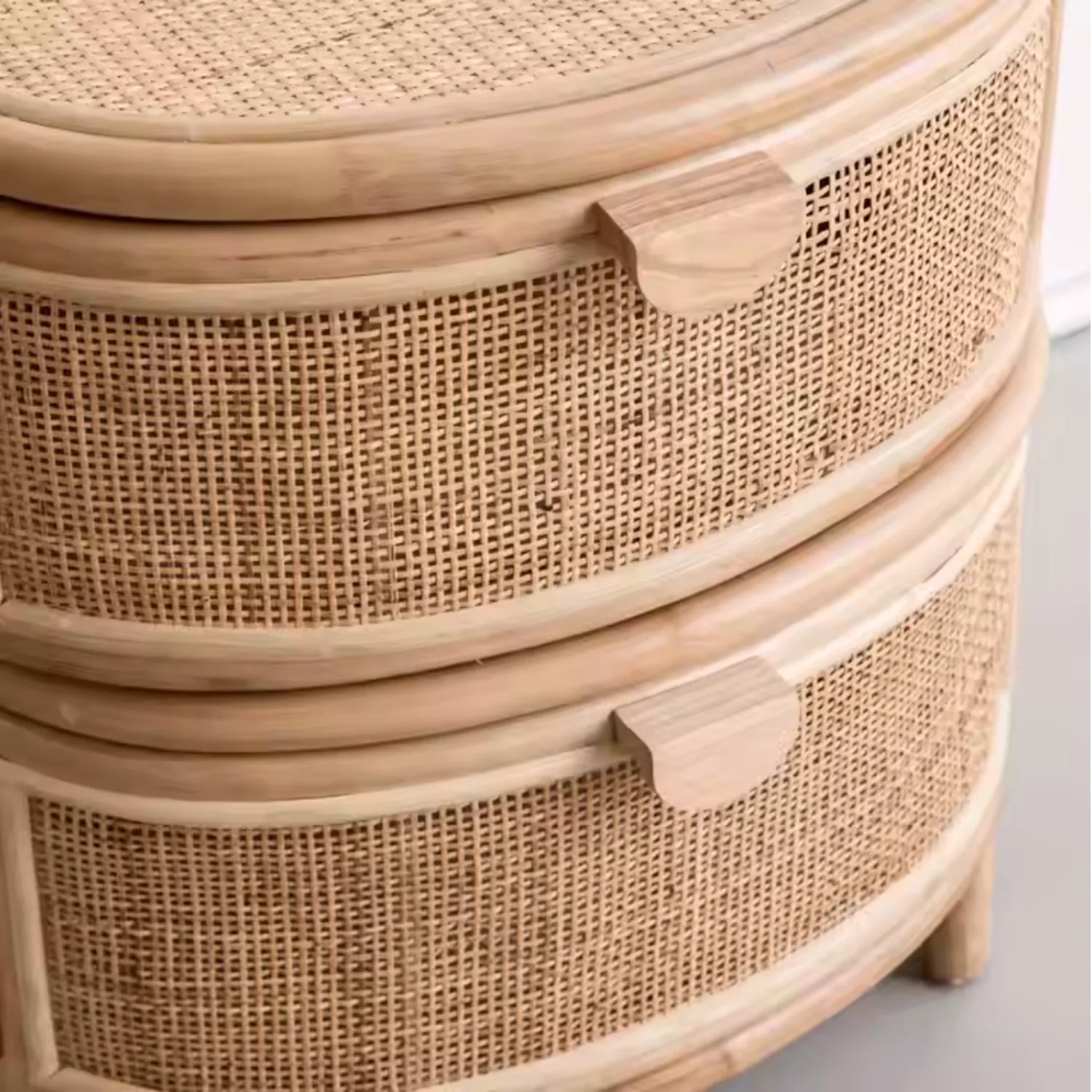 Velador de Rattan con Cajones Santú Home & Deco – Mesa de Noche 2 Cajones