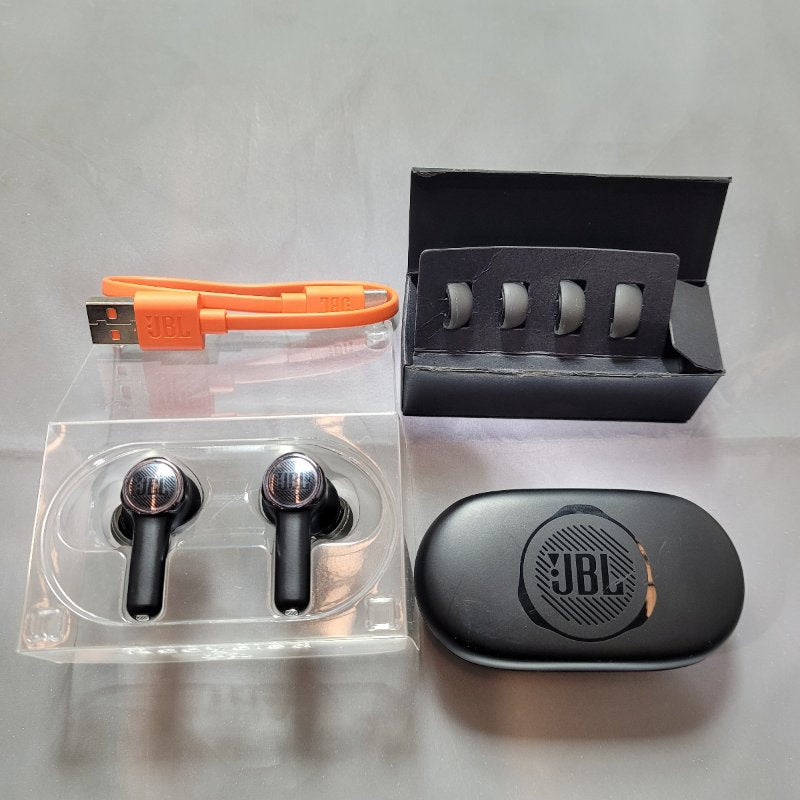 Audifonos Inalambricos Jbl Quantum Tws Negro