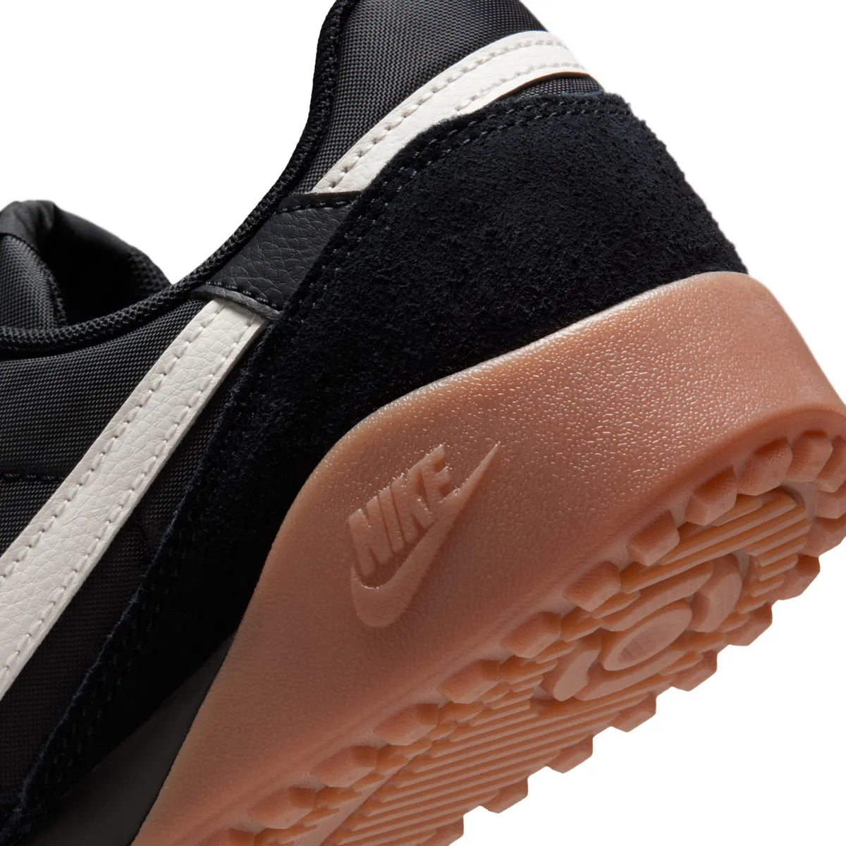 Zapatilla Urbana Nike Terra Manta Suede Talla 38.5 EUR, Negro