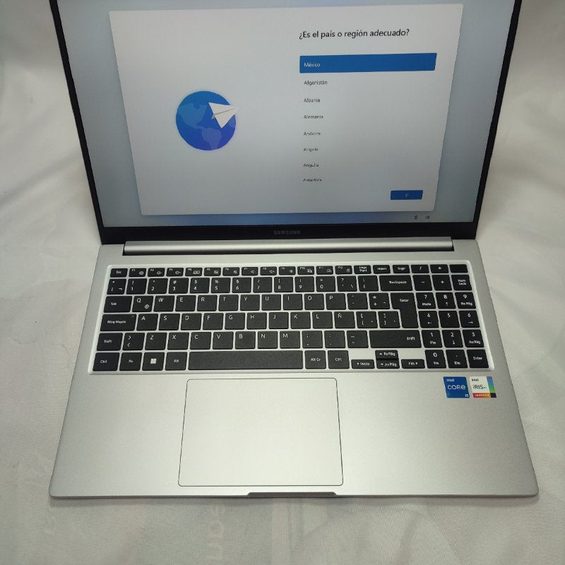 Notebook Galaxy Book4 Samsung Np750xgj-Ks6cl Silver Cpu: Intel Core I5-1335u / Ram: 8gb / Ssd: 512