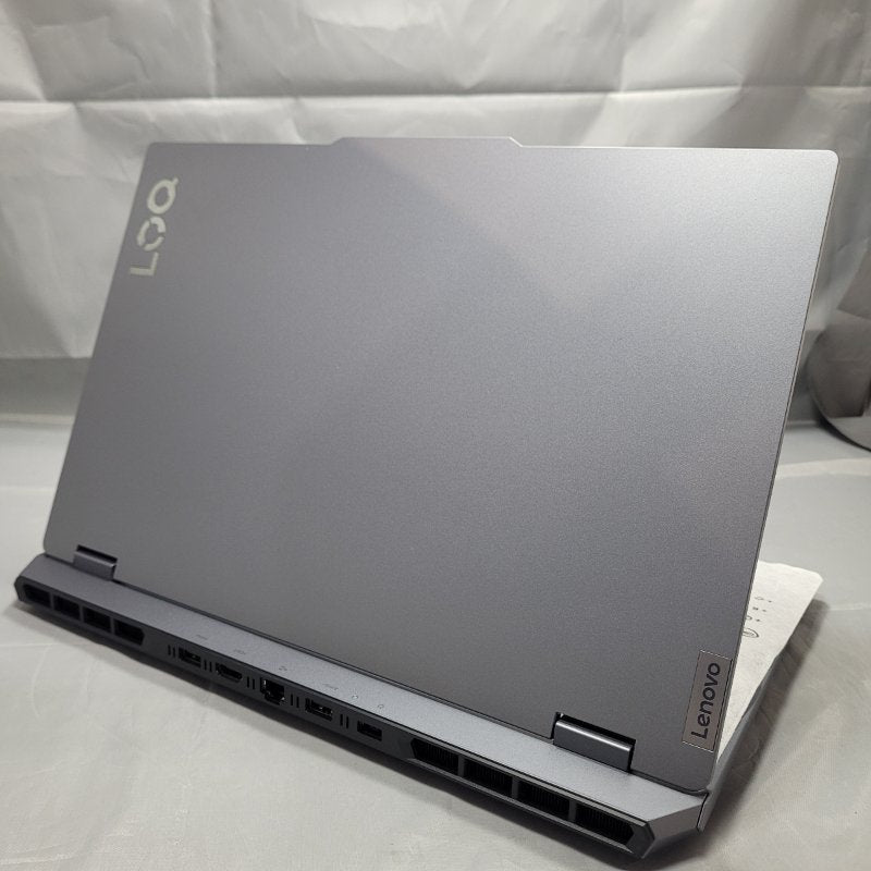 Notebook Lenovo Loq 15arp9 Luna Grey 15.6" Cpu: Amd Ryzen 5 7235hs / Ram: 16gb / Ssd: 512gb / Gpu: Rtx 3050