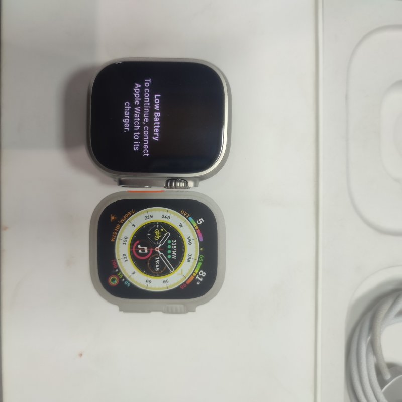 Apple Watch Ultra (Modelo A2684) Titanio Natural 49mm con Correa Trail M/L