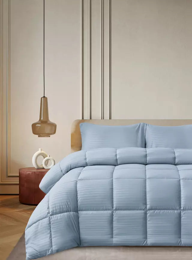 Plumón MF Embossed Valencia Super King Celeste 280 x 260 cm