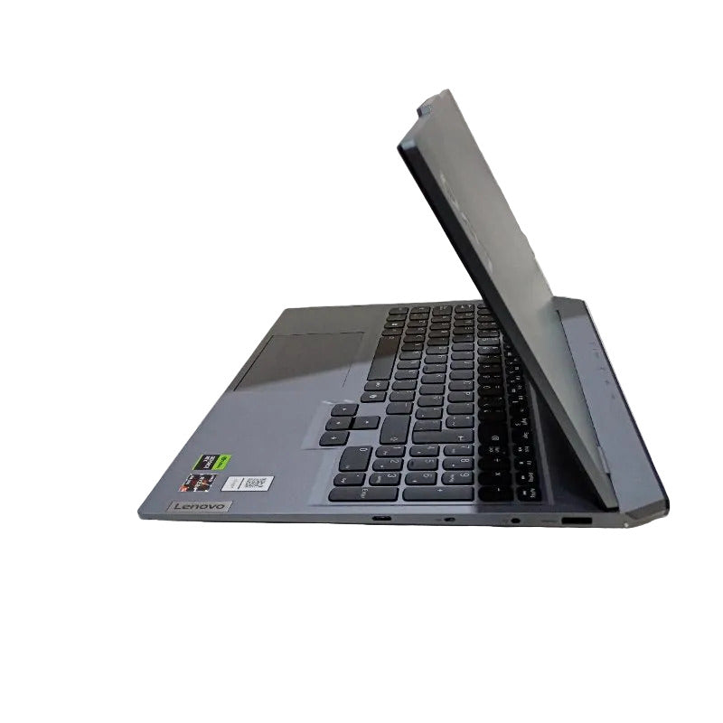 Notebook Gamer Lenovo LOQ 15ARP9 15.6" AMD Ryzen 5 7235HS 16GB RAM 512GB SSD RTX 3050