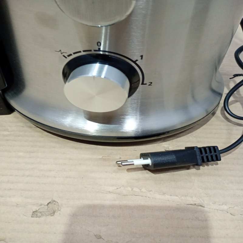 Extractor de jugos Oster FPSTJE320S 2 velocidades