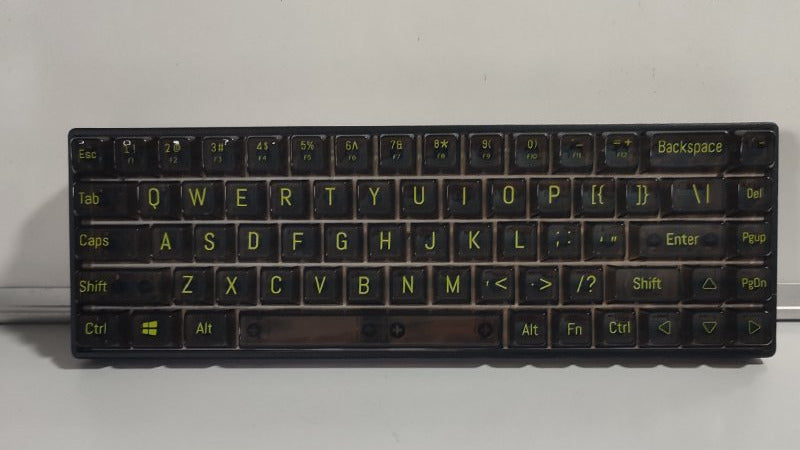 Teclado Mecánico Gamer 68 Teclas Transparente