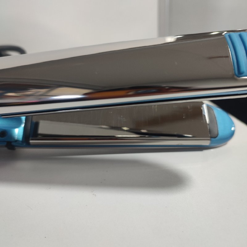 Plancha de Pelo Sokany CS-608 Nano Titanium 750°F 1 1/4 Pulgadas 50W 110-240V