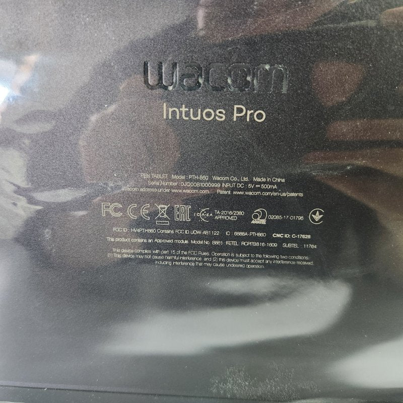 Tableta Gráfica Profesional Wacom Intuos Pro PTH-860