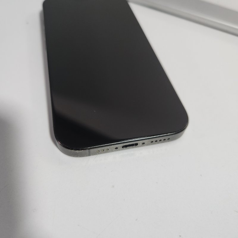 iPhone 16 Pro Reacondicionado Apple A3083 1TB Titanio Negro