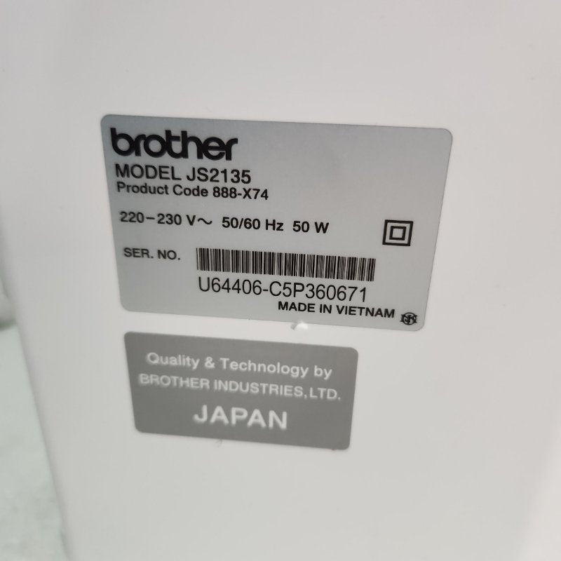 Máquina de coser Brother JS2135