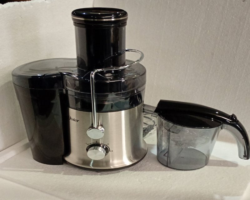 Extractor de Jugos Oster FPSTJE320S 2 Velocidades