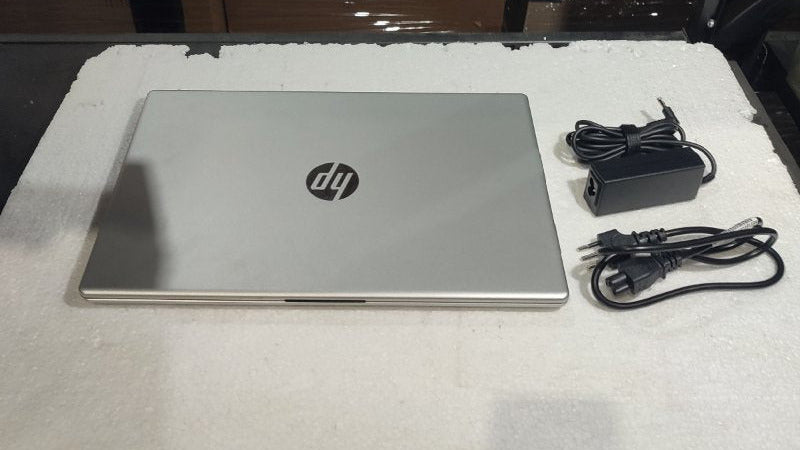 Notebook HP 15-FD0010LA Silver Intel Core i3 512GB 8GB (Reacondicionado)