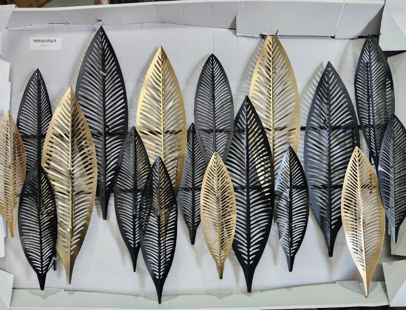 Decoración de Pared con Hojas de Metal Negro y Dorado
