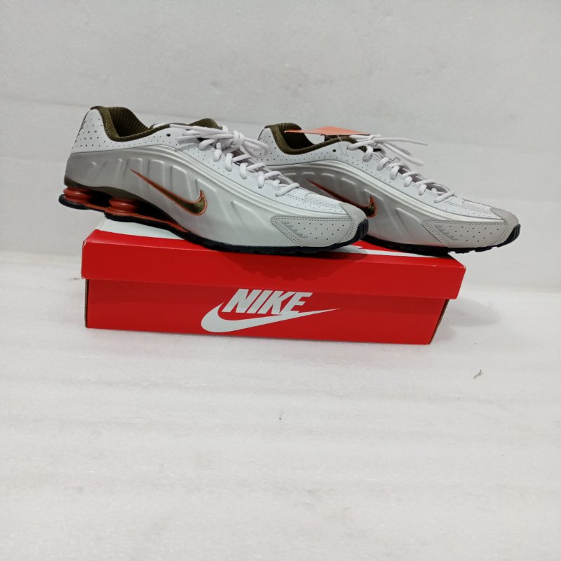 Zapatillas Nike Shox R4 – Vast Grey / Dark Hazel, EUR 44.5 / 28.5 cm