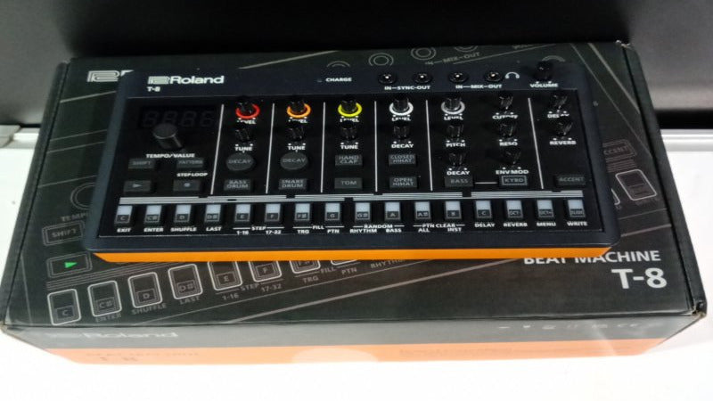Roland AIRA Compact Bass Machine T-8