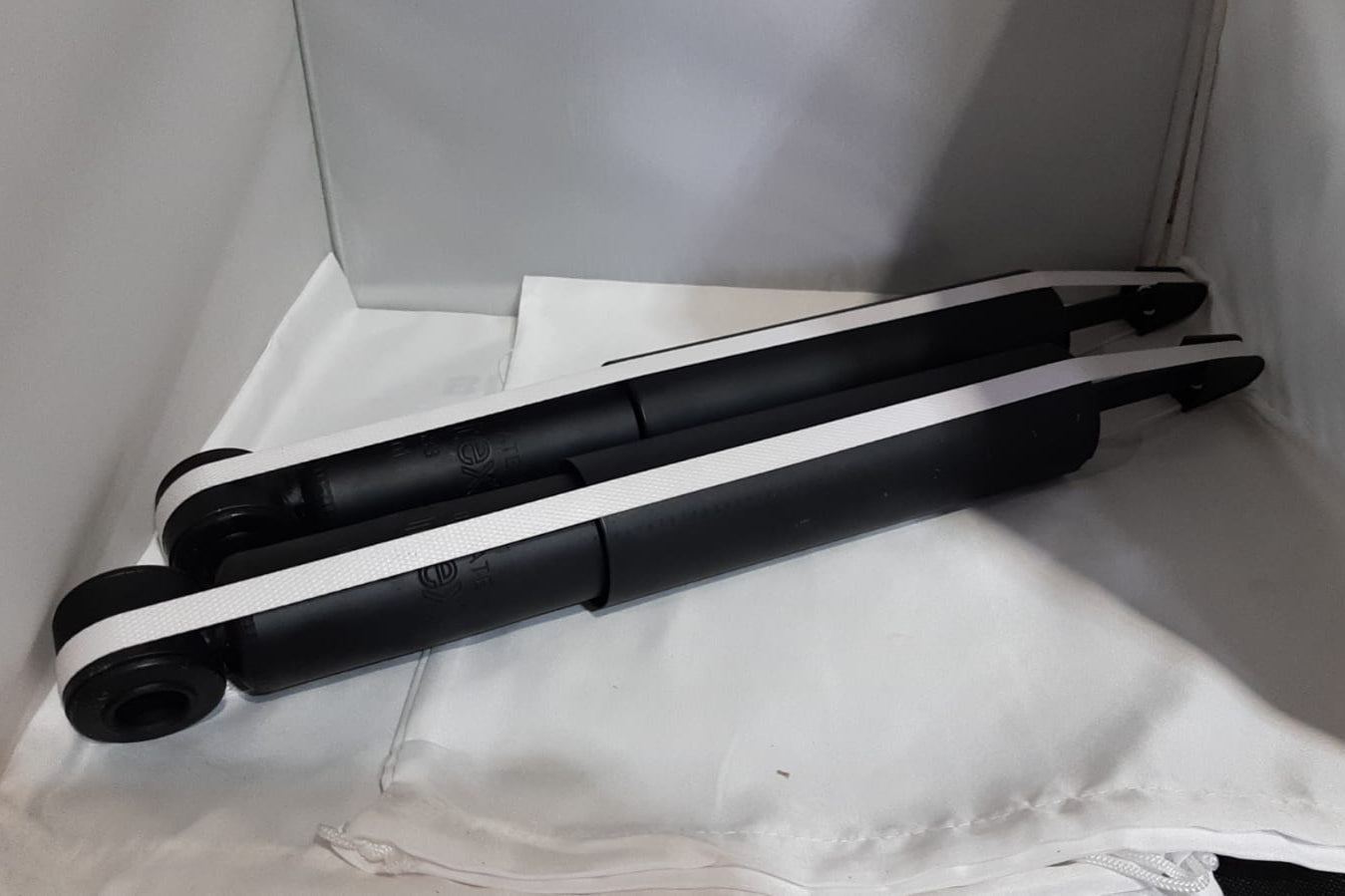 Set 2 amortiguadores traseros izquierdo-derecho tipo gas para hyundai terracan