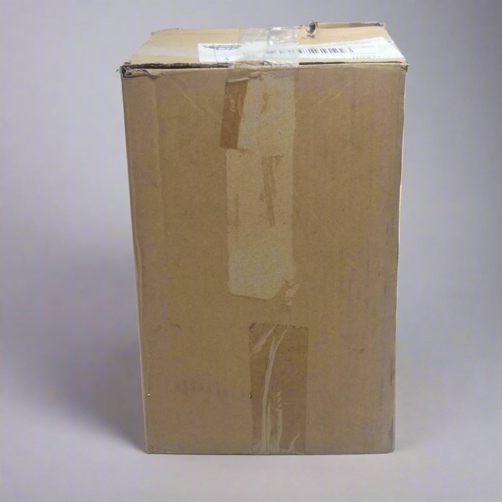 PLANTITA DE HOJAS EN MACETERO DE CEMENTO THE GARDEN