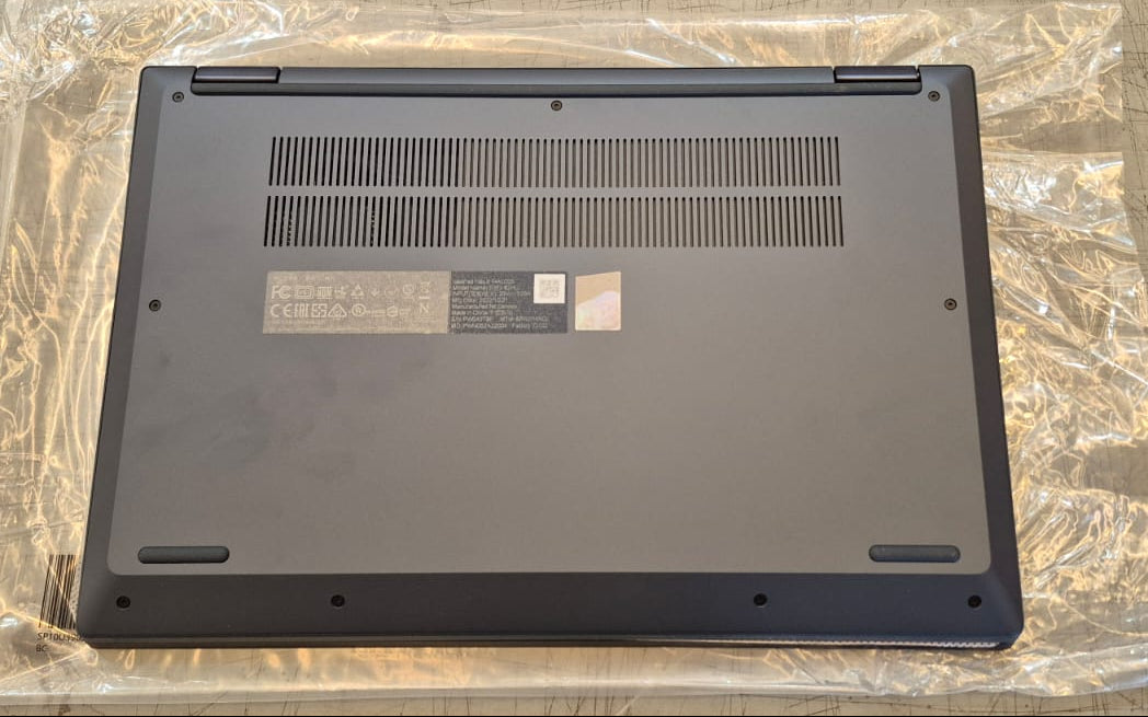 Notebook Lenovo 82hu Amd R7 5700u 1.8ghz Gris 16gb Ram / 512gb Ssd