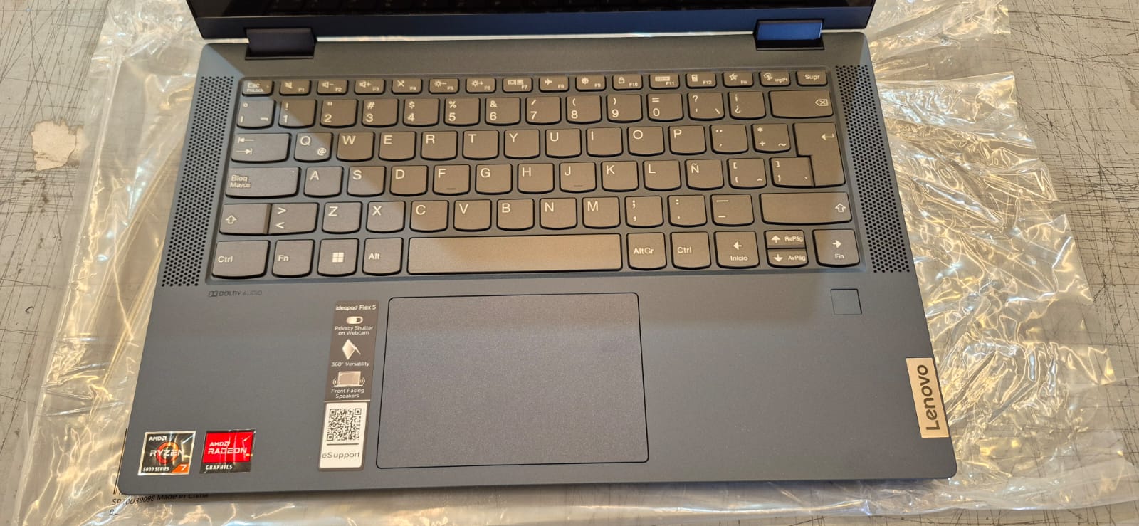 Notebook Lenovo 82hu Amd R7 5700u 1.8ghz Gris 16gb Ram / 512gb Ssd