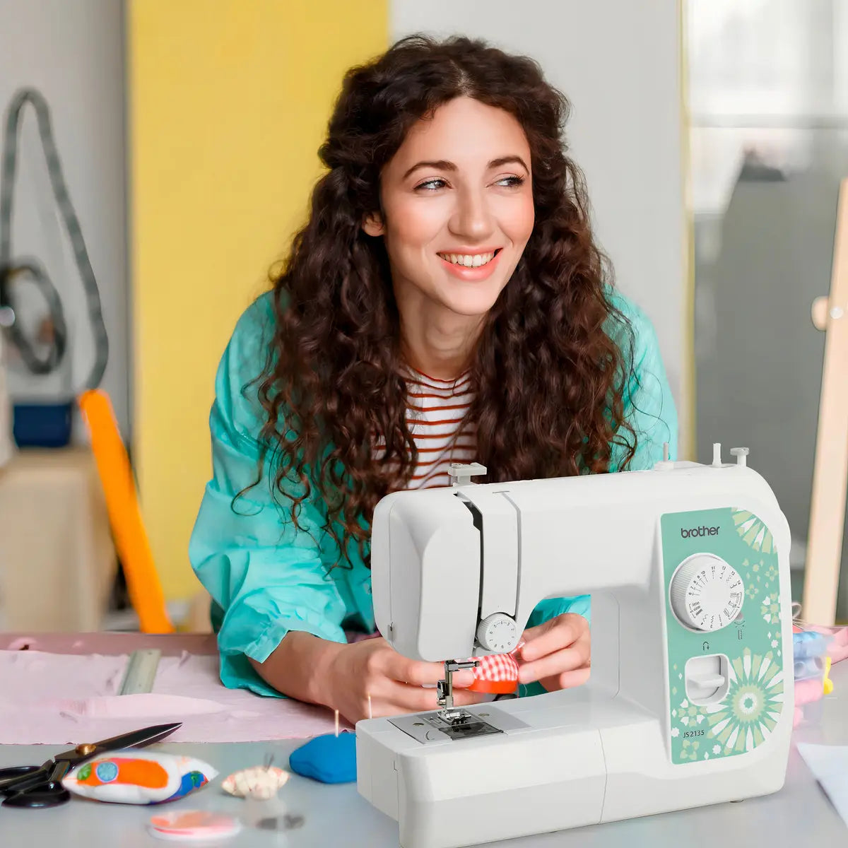 Máquina de Coser Brother JS2135 Blanca