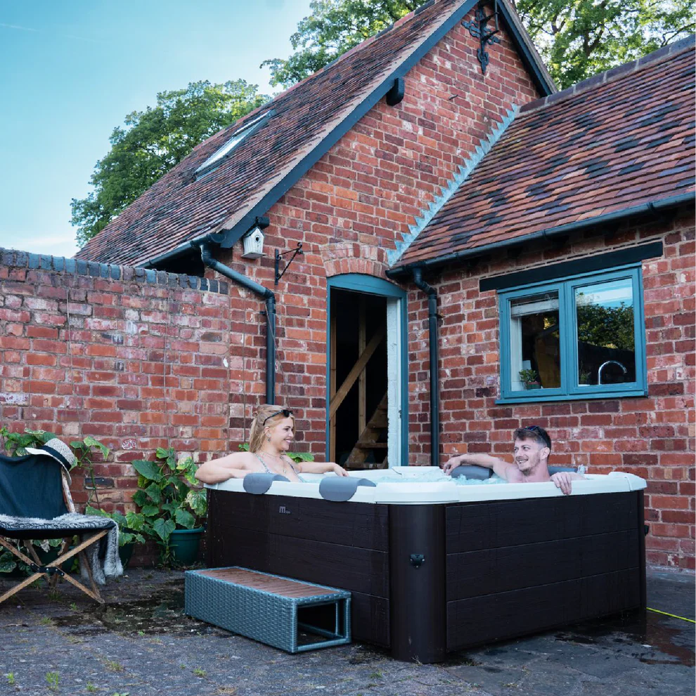 Jacuzzi Cuadrado Rígido Wifi  6 Personas Mspa Oslo F-Am063w Negro 850 Litros