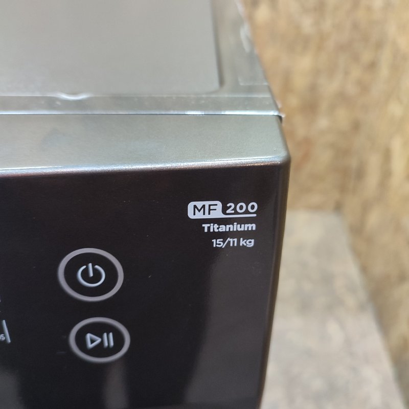 Lavadora Secadora Carga Frontal Midea Mf200d150wb/T Titanium 15kg/11kg
