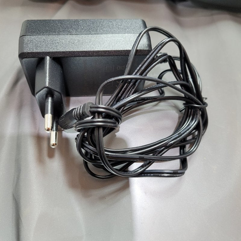 Maleta Toca disco 3 Velocidades Genérico Eco cuero Parlante Bluetooth Negro