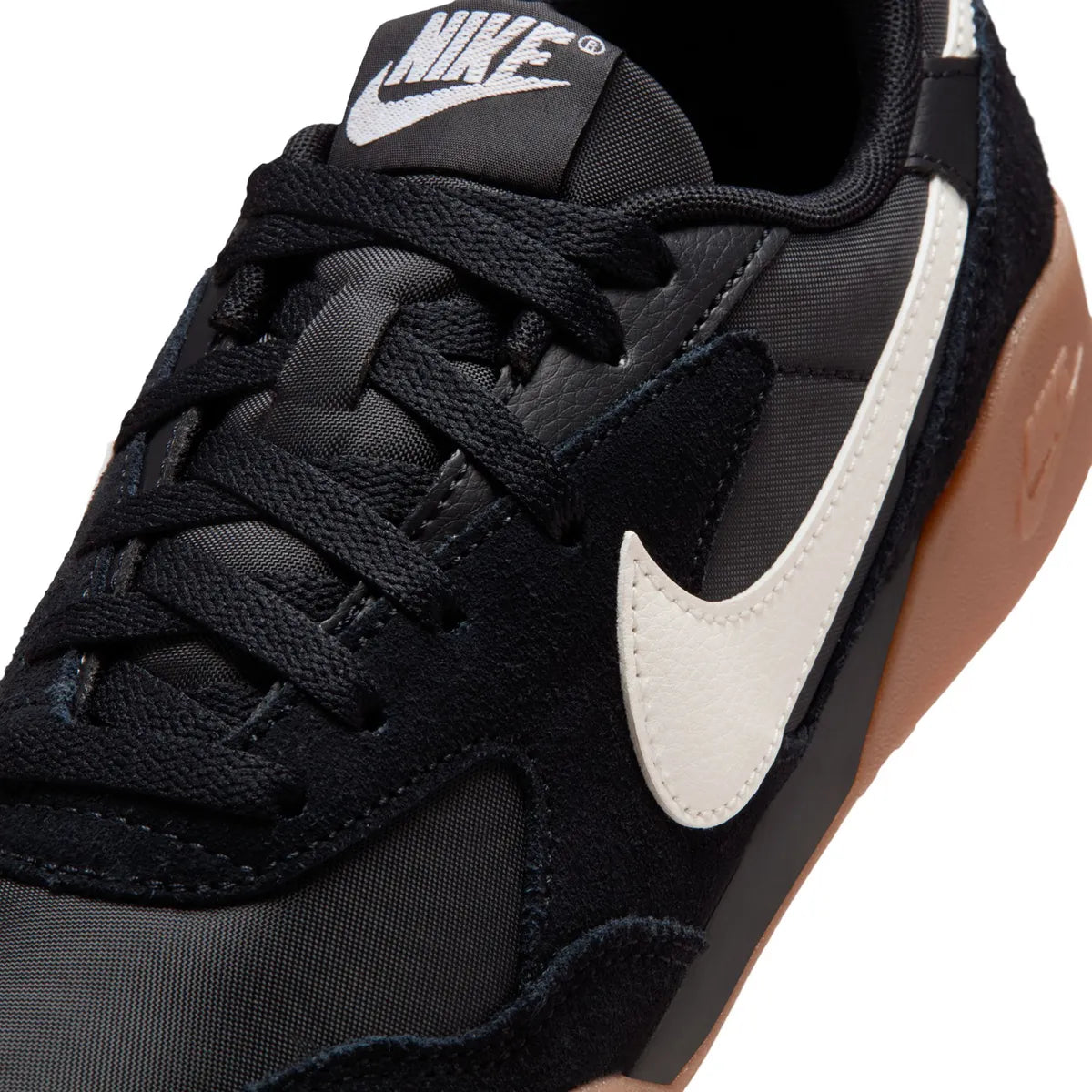 Zapatilla Urbana Nike Terra Manta Suede Talla 38.5 EUR, Negro