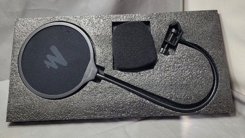 Microphono  Para Podcasting  Con Kit De Arriculares Para Estudio Maono Au-Aoah Negro