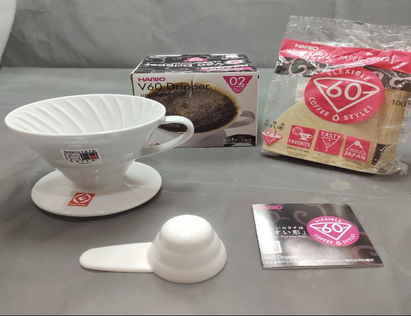 Cafetera de Goteo Hario V60 Blanco con Filtros de Cerámica