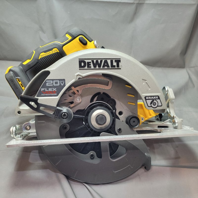 Sierra Circular (Solo Herramienta) Dewalt Dcs573b 20V / 7-1/4 /Pulg 184 Mm