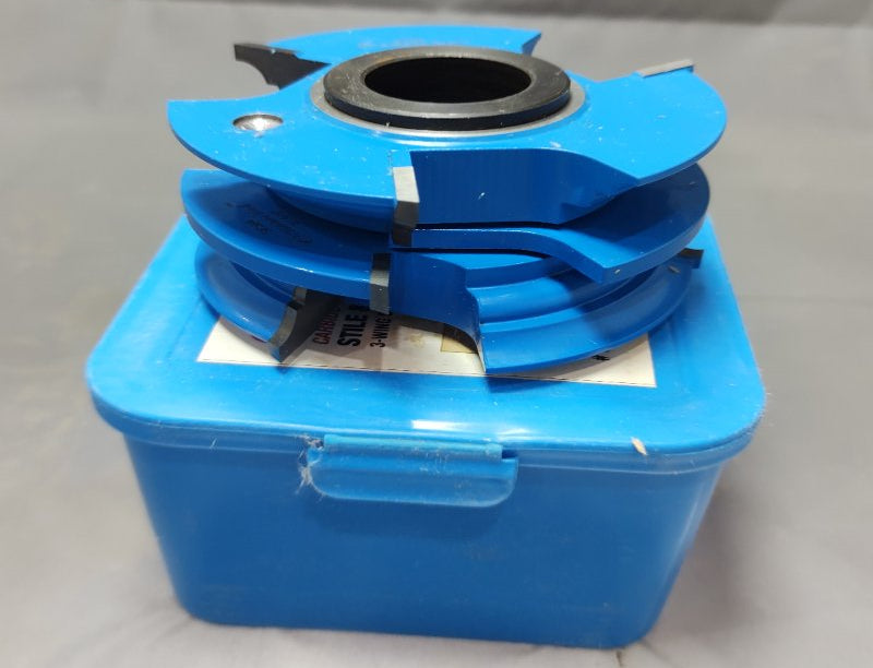 Juego De 2 Piezas De Montantes Y Travesaños De 3 Alas Con Punta De Carburo Amana Tool Sc300 3 Diametro X 1 1/2 X 1 Y Orificio 1 1/4 Azul