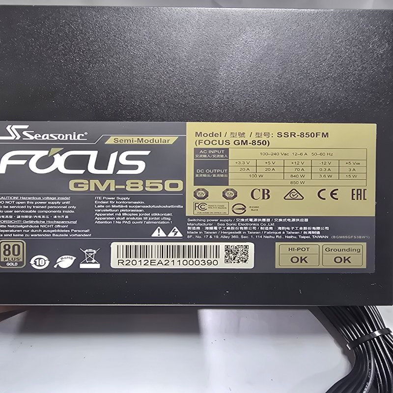Fuente De Poder Semi Modular  80 Plus Gold Seasonic Focus Gm-850 Negro 850 W