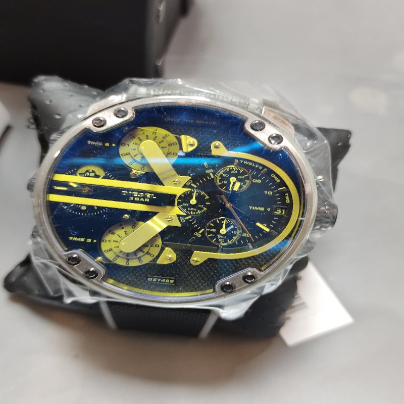 Reloj Diesel Mr Daddy 2.0 De Cuero  Dz7429 Gris Plomo 57mm