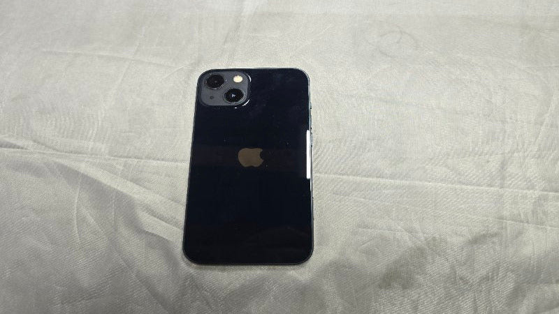 Celular iPhone 13 Apple Reacondicionado 256 GB Midnight 81% de Batería