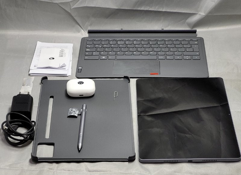 Kit Lenovo Tablet TB373FU 8GB RAM + 256GB, Pen Plus, Teclado y Moto Buds