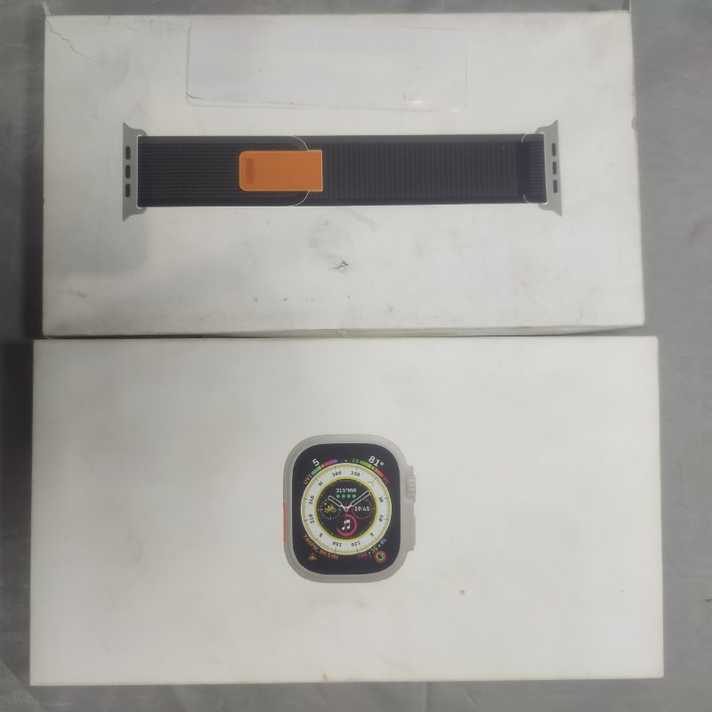 Apple Watch Ultra (Modelo A2684) Titanio Natural 49mm con Correa Trail M/L