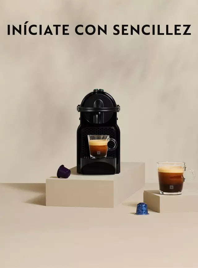 Cafetera Nespresso Inissia + 7 Cápsulas Negra