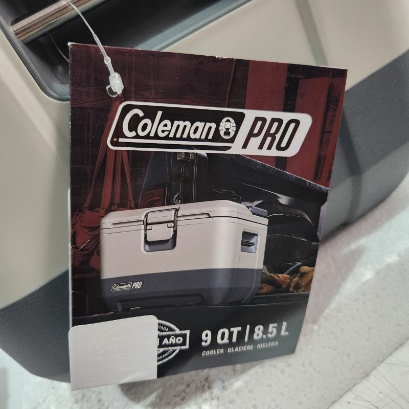 Cooler Coleman Pro Beige/Plomo 9QT 8.5 Litros
