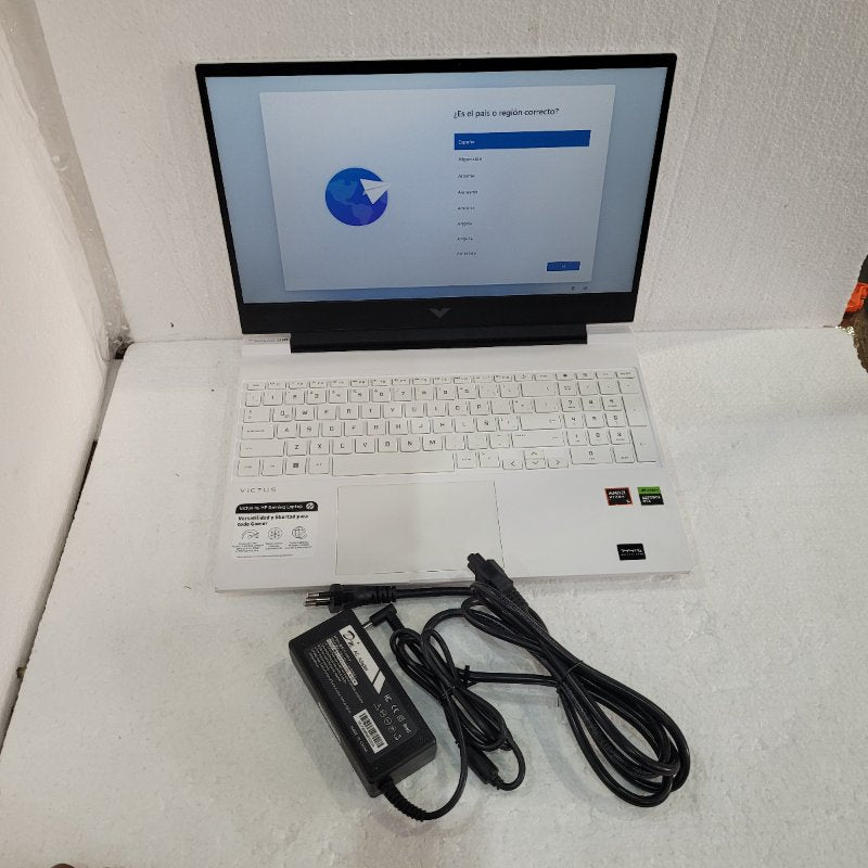 Notebook Gamer Victus 15-FB2028LA 15.6" Ryzen 5 8GB 512GB