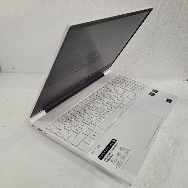 Notebook Gamer Victus 15-FB2028LA 15.6" Ryzen 5 8GB 512GB