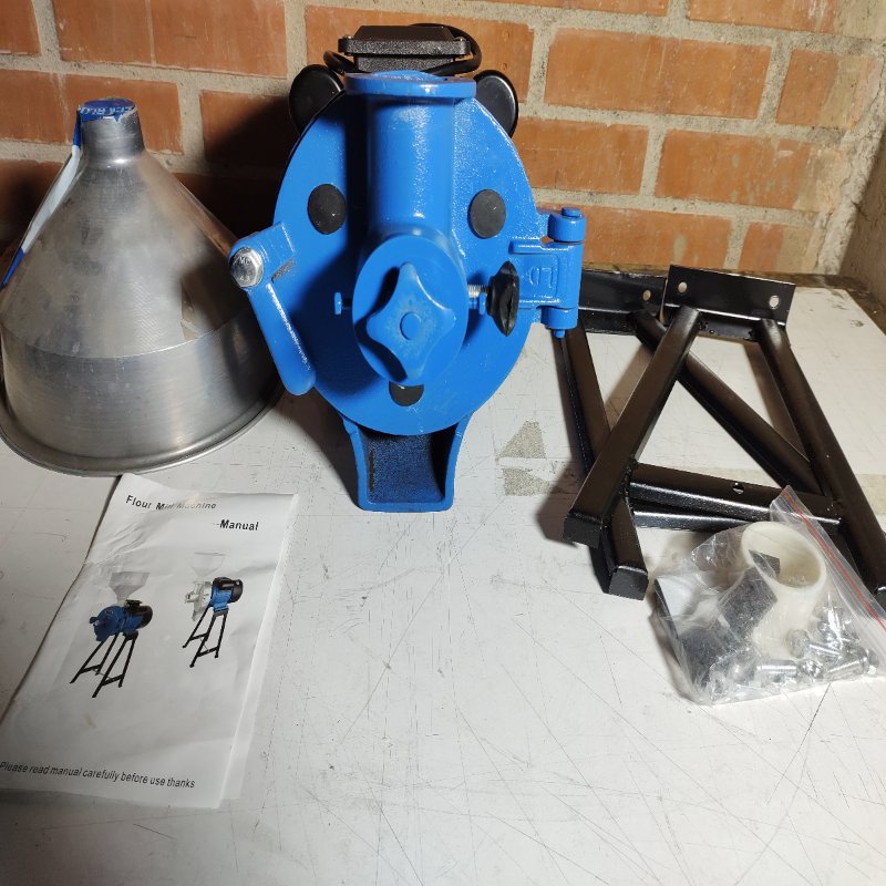 Molino Eléctrico de Granos KXP 140 con Disco de Piedra, Azul
