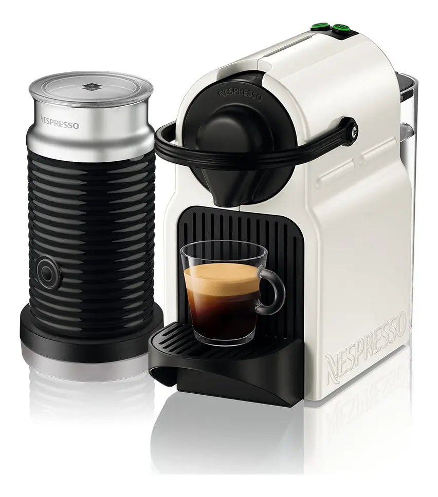 Cafetera Nespresso Inissia con Espumador Aeroccino 3, Blanco