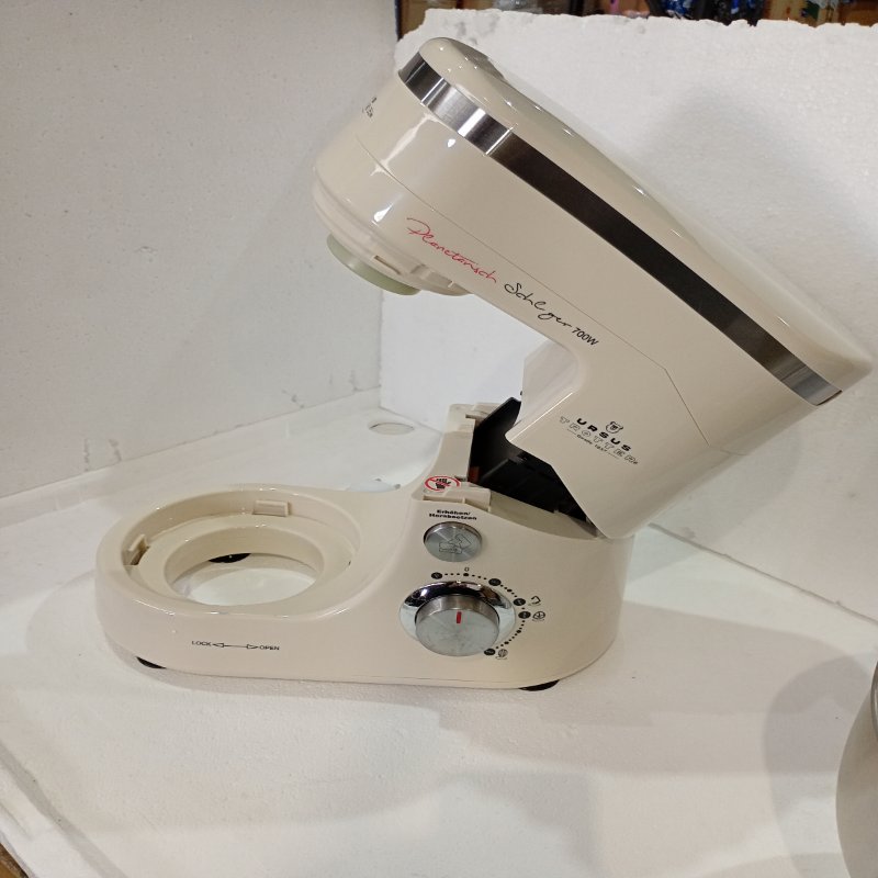 Batidora de Pedestal Ursus Trotter UT-KLEIN700
