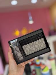 Set Tarjetero + Llavero Michael Kors 86F5SGFD1B,Pearl Grey