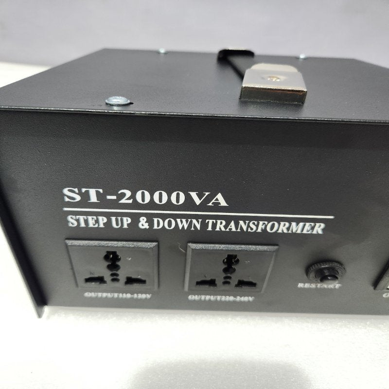 Transformador de Voltaje Genérico ST-2000VA