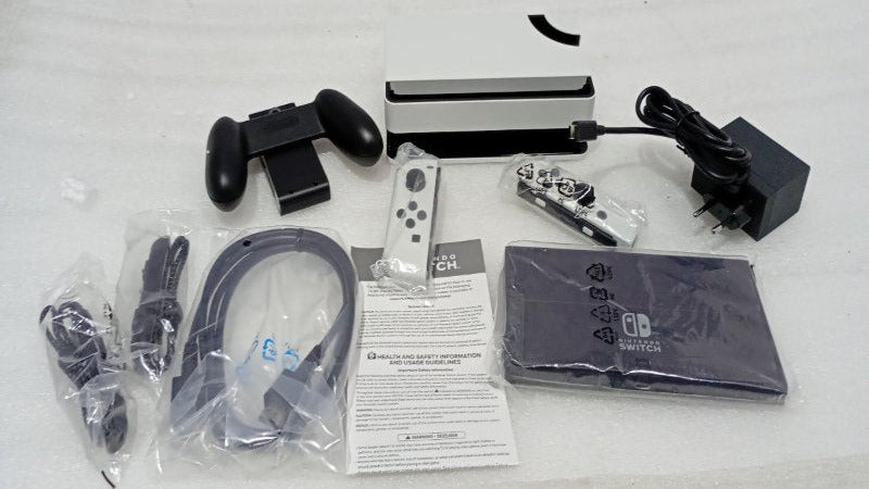Consola de Juego Nintendo Switch OLED 64 GB Edición Mario Kart 8 Deluxe