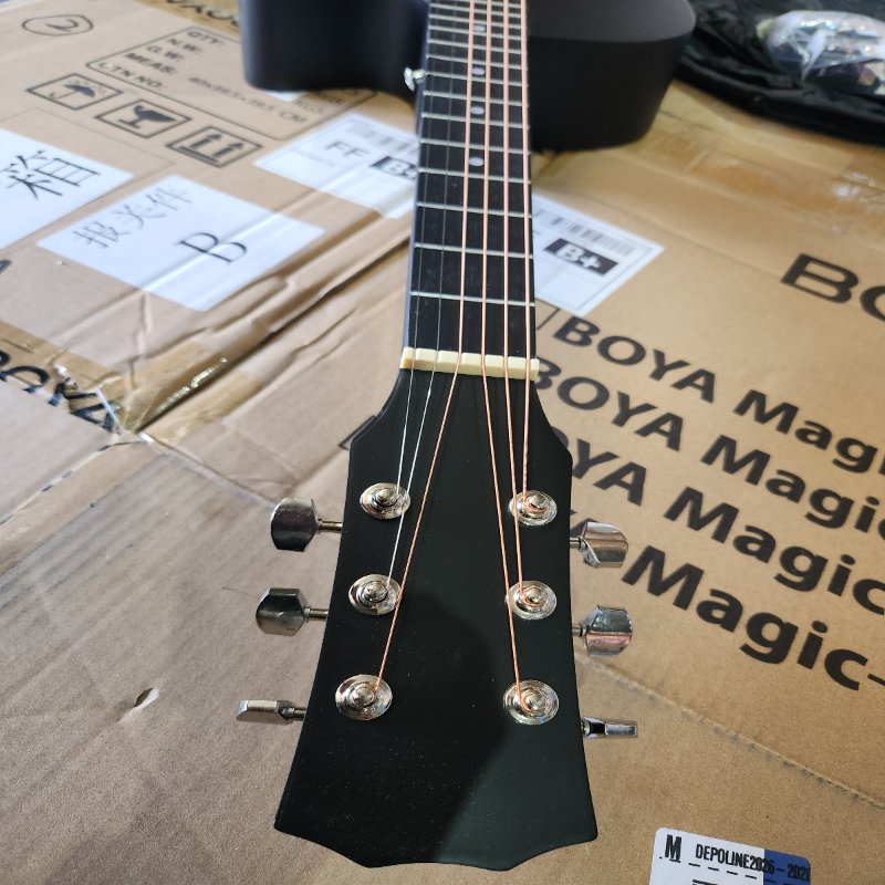 Guitarra Acústica Clásica 38 Pulgadas con Kit Funda y Accesorios
